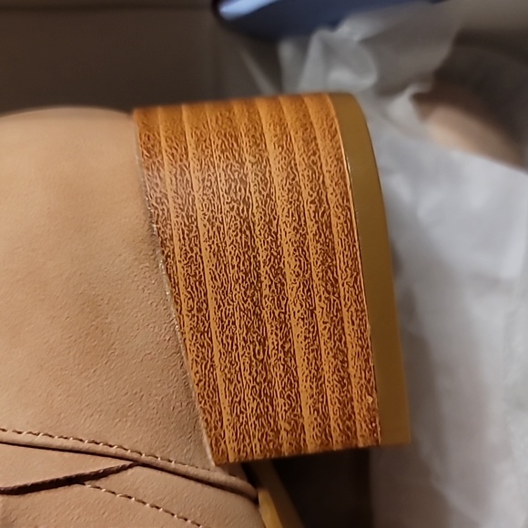 NIB  Ruffle ankle v cut out pointed toe chunky heel dressy western… - Picture 9 of 15